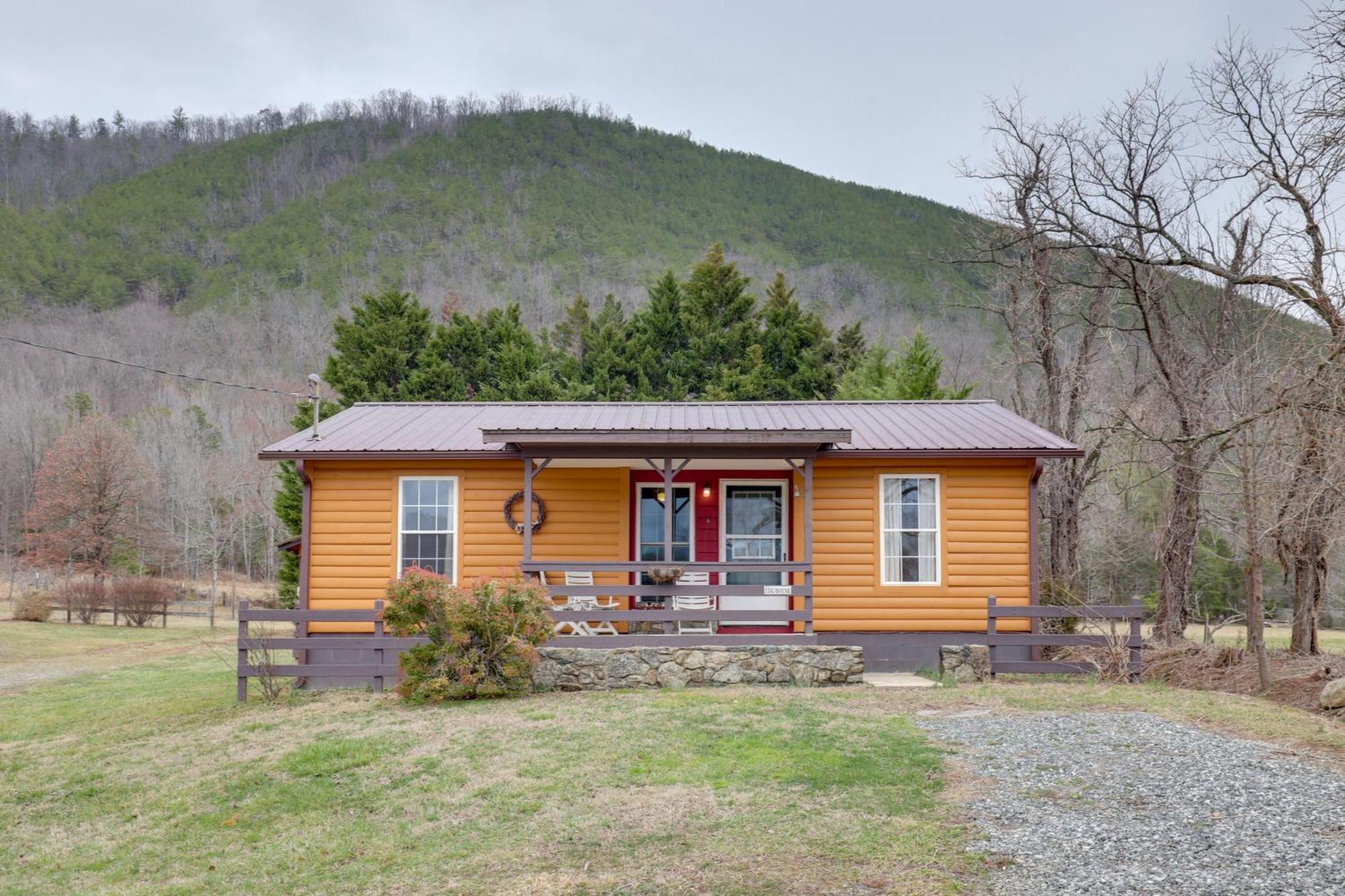 Riverfront Hot Springs Cabin With Private Hot Tub! Экстерьер фото
