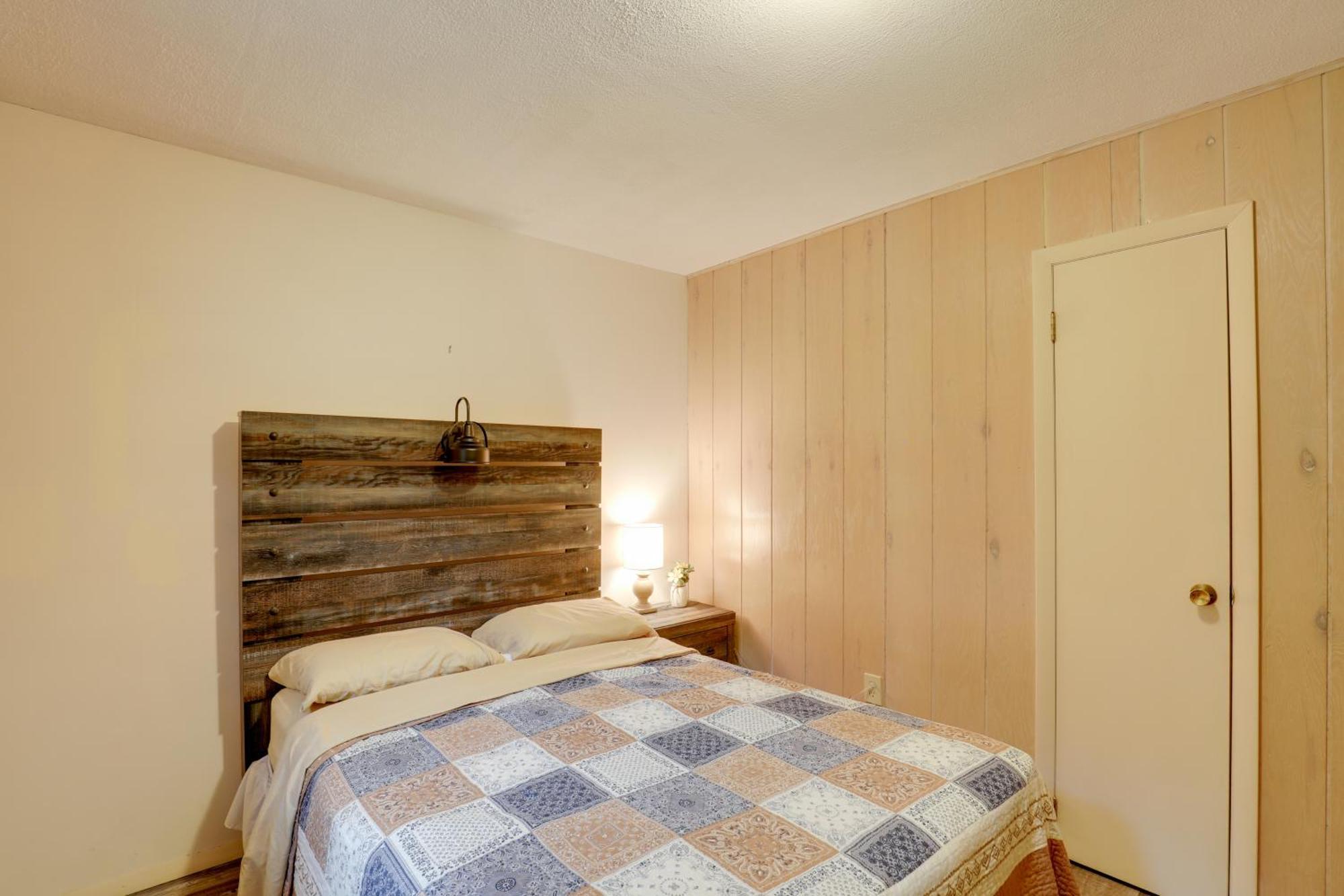 Riverfront Hot Springs Cabin With Private Hot Tub! Экстерьер фото